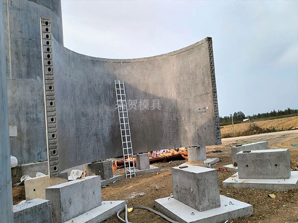 新疆达坂城风电场项目-混塔式风电塔筒模具哪家好